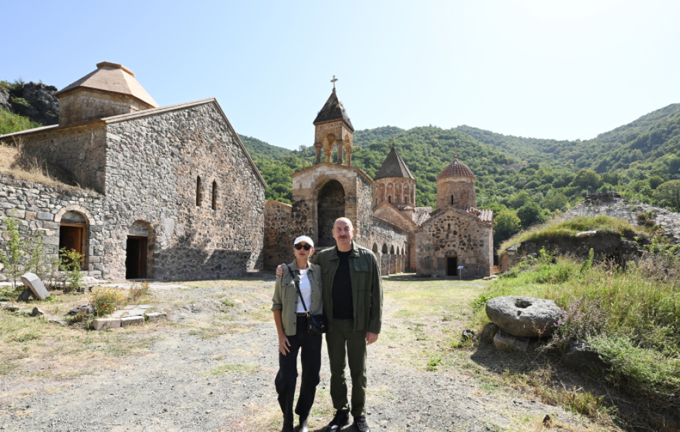 Prezident İlham Əliyev və birinci xanım Mehriban Əliyeva Kəlbəcərdəki Xudavəng monastır kompleksində olublar