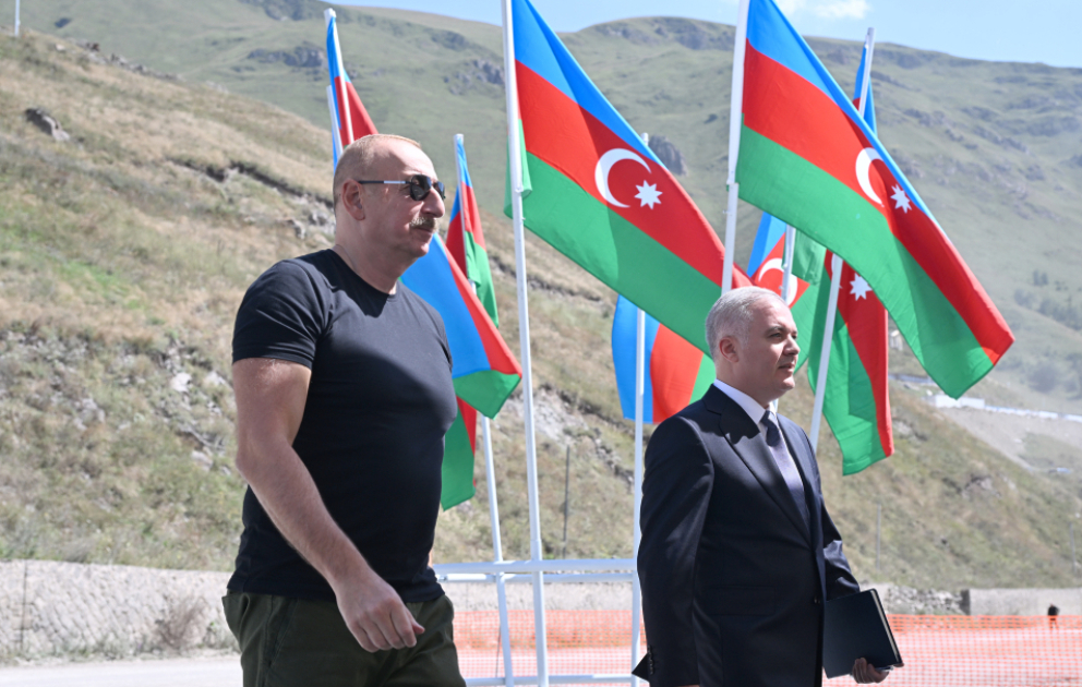 Prezident İlham Əliyev Kəlbəcər rayonunun İstisu qəsəbəsinin təməlini qoyub