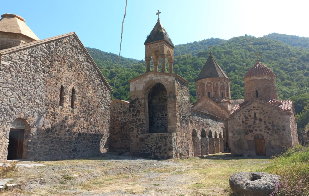 Xudavəng monastır kompleksi işğal dövründə erməni vandalizminə məruz qalıb