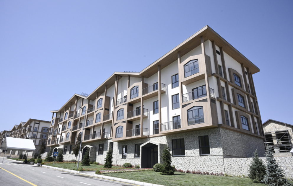 President Ilham Aliyev examine construction progress of residential complex for 524 families in Kalbajar