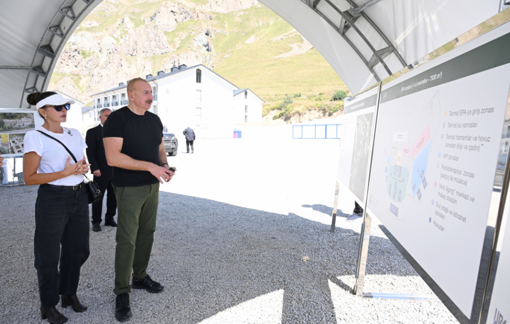 Kelbadschar: Präsident Ilham Aliyev besucht Kur- und Erholungszentrum „Istisu“ und inspiziert Baufortschritt