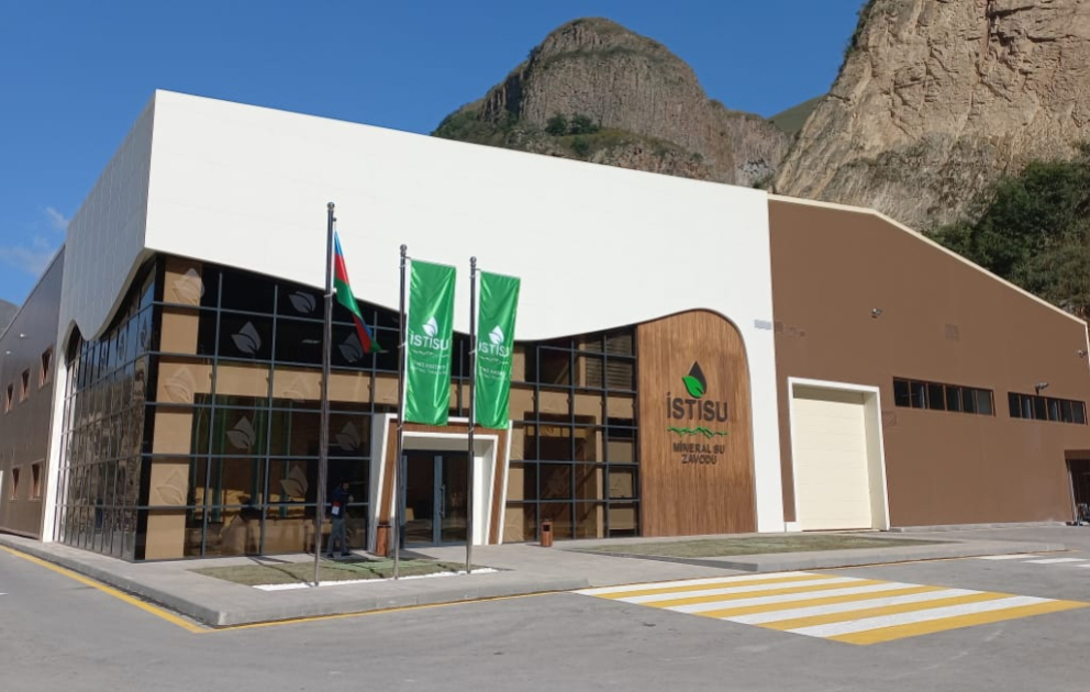 Kəlbəcərin məşhur “İstisu” mineral suyu yenidən istehsal edilir
