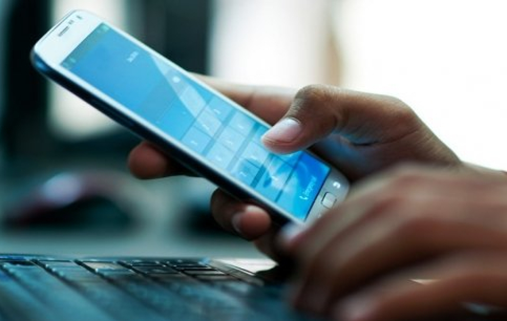 Danışdıqlarımız internetdə qarşımıza çıxır, süni intellekt yoxsa izlənmə?