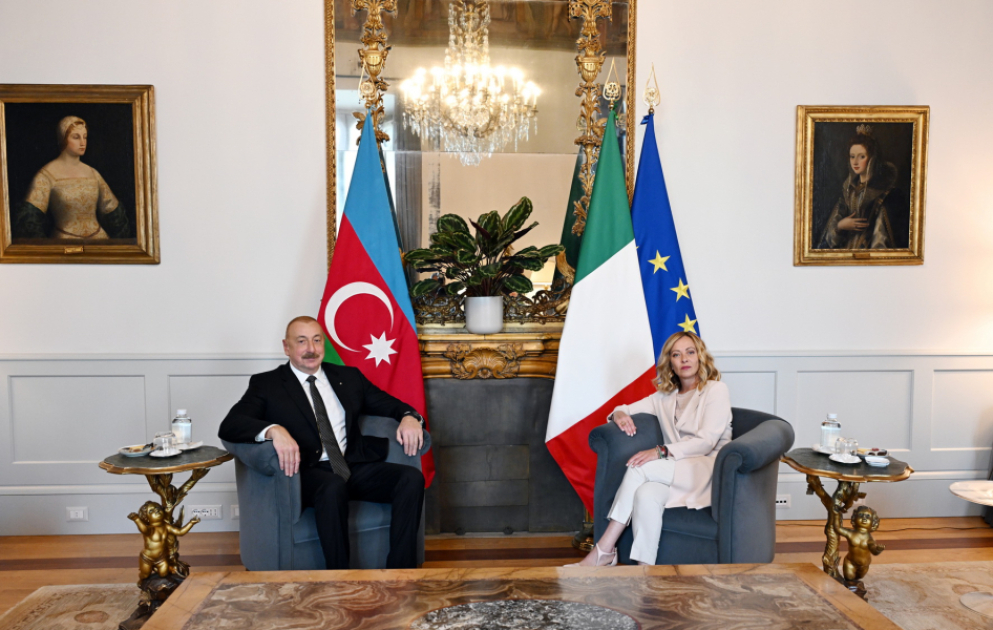 Rencontre du président azerbaïdjanais Ilham Aliyev avec la présidente du Conseil des ministres italien Giorgia Meloni à Rome