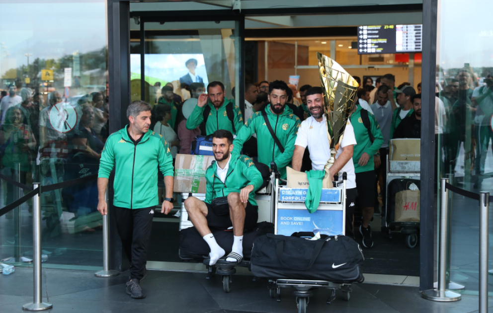 Minifutbol üzrə Çempionlar Liqasının qalibi olan Azərbaycan komandası Vətənə qayıdıb