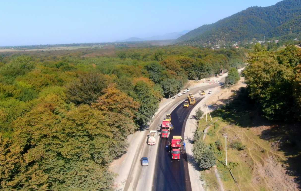 Muğanlı-İsmayıllı-Qəbələ avtomobil yolunun yenidən qurulması davam edir