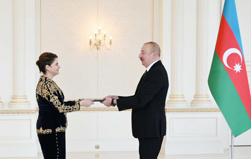 Prezident İlham Əliyev Əlcəzairin Azərbaycanda yeni təyin olunmuş səfirinin etimadnaməsini qəbul edib