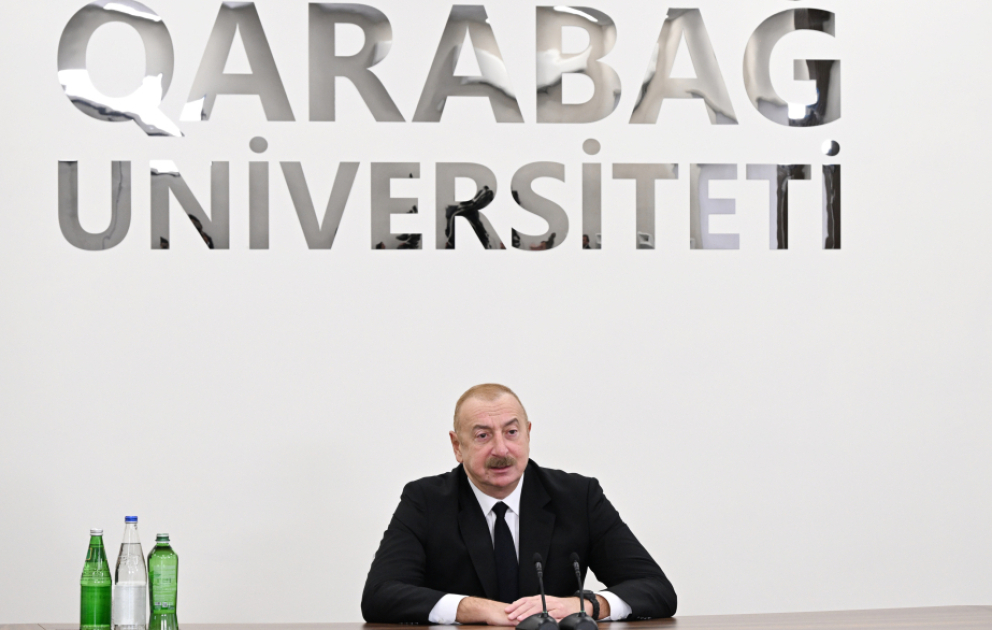 Prezident İlham Əliyev Qarabağ Universitetinin tələbələri ilə görüşdə hərbçilərimizin qəhrəmanlığından danışıb