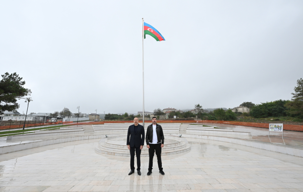 Inauguration de la Place du drapeau à Choucha