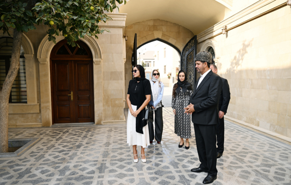 120 Jahre alte Moschee in Baku von der Heydar Aliyev-Stiftung restauriert