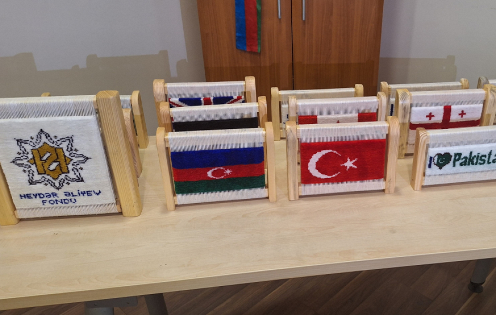 Lerikli miniatür xalça ustası əl işlərini COP29-a həsr edib