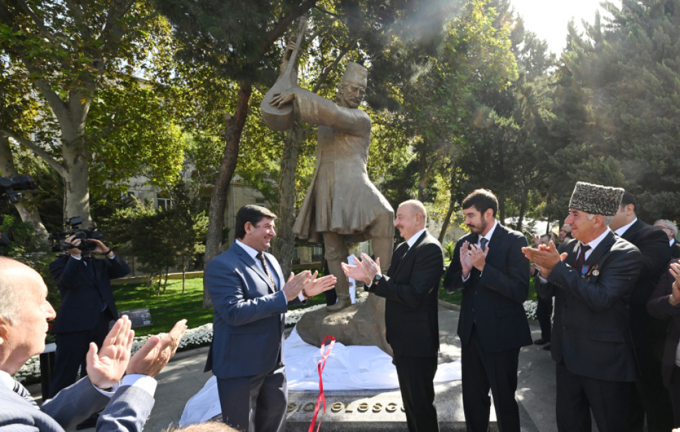 President Ilham Aliyev attended the unveiling of Ashig Alasgar's monument in Baku