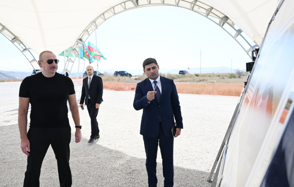 Prezident İlham Əliyev Cəbrayıl rayonunda damazlıq yumurta istehsalı fabrikinin təməlini qoyub