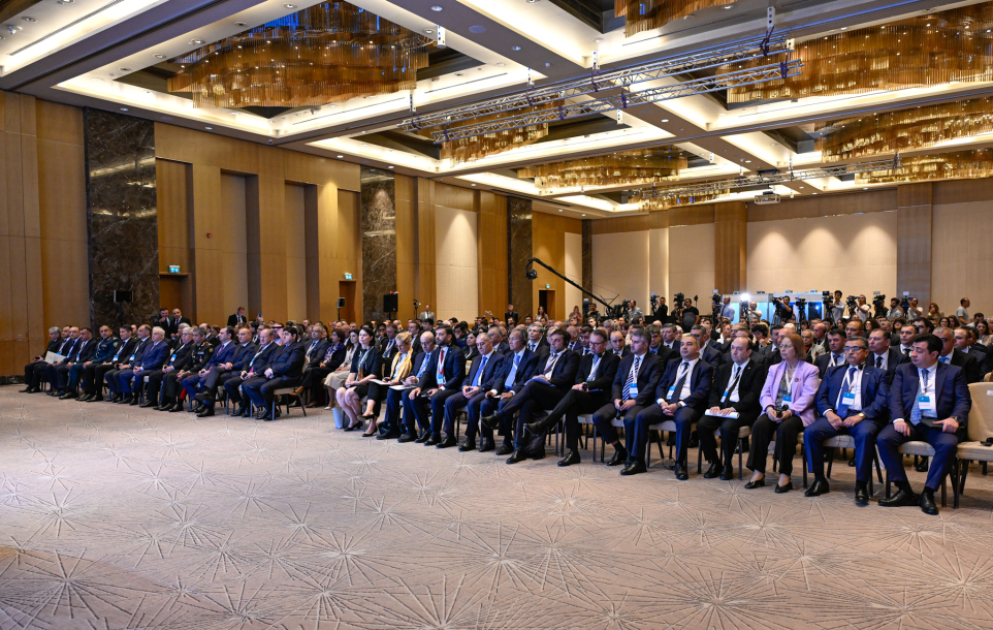 Bakıda “İtkin düşmüş şəxslər probleminin həlli: ailələrin həqiqəti bilmək hüququnun dəstəklənməsi” mövzusunda beynəlxalq konfrans keçirilib