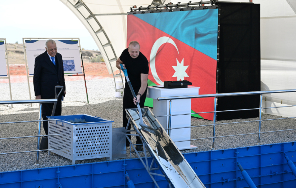 Djabraïl : Ilham Aliyev pose la première pierre d’un complexe de production de boissons non alcoolisées