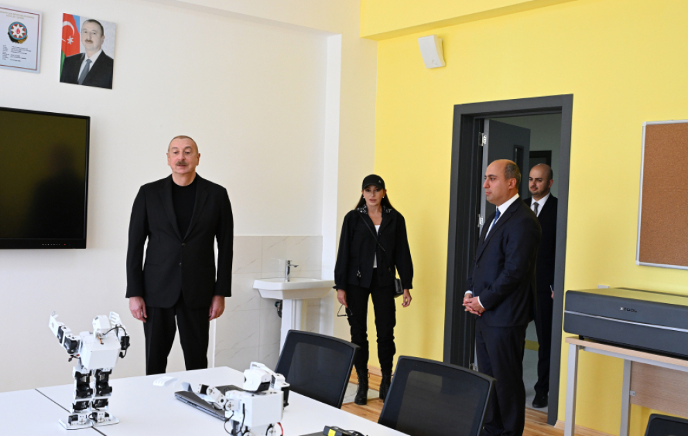 Präsident Ilham Aliyev weiht Schulgebäude in Jabrayil ein