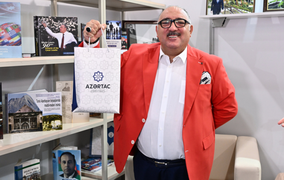 Bəhram Bağırzadə: Sərgiyə gələn uşaqlar gələcəkdə böyük nailiyyətlərə imza ata biləcəklər