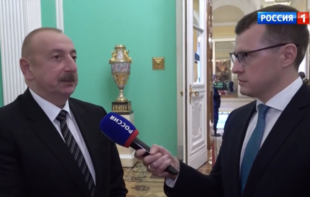 Le président Ilham Aliyev accorde une interview à la chaîne de télévision Rossiya-1 à Moscou