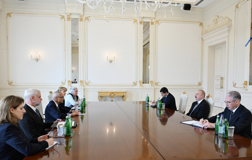 Präsident Ilham Aliyev empfängt leitenden Berater des US-Präsidenten für internationale Klimapolitik