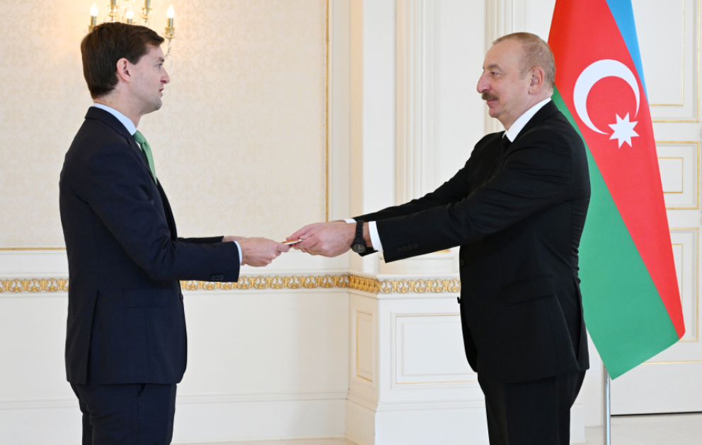 Präsident Ilham Aliyev empfängt neuen belgischen Botschafter zur Entgegennahme seines Beglaubigungsschreibens