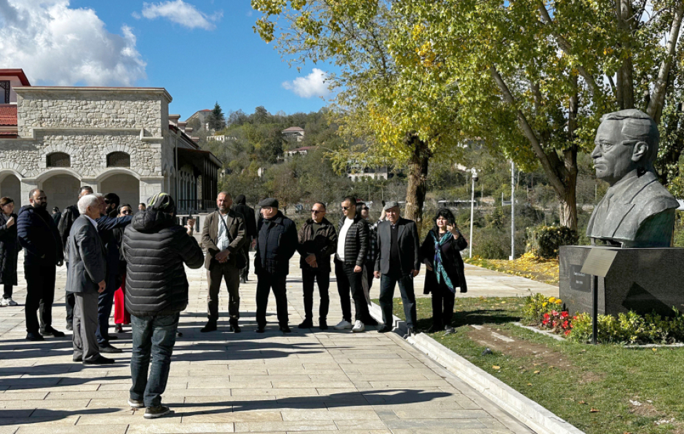 Gürcüstan azərbaycanlılarının ikinci qrupu Şuşa və Ağdama səfər edib