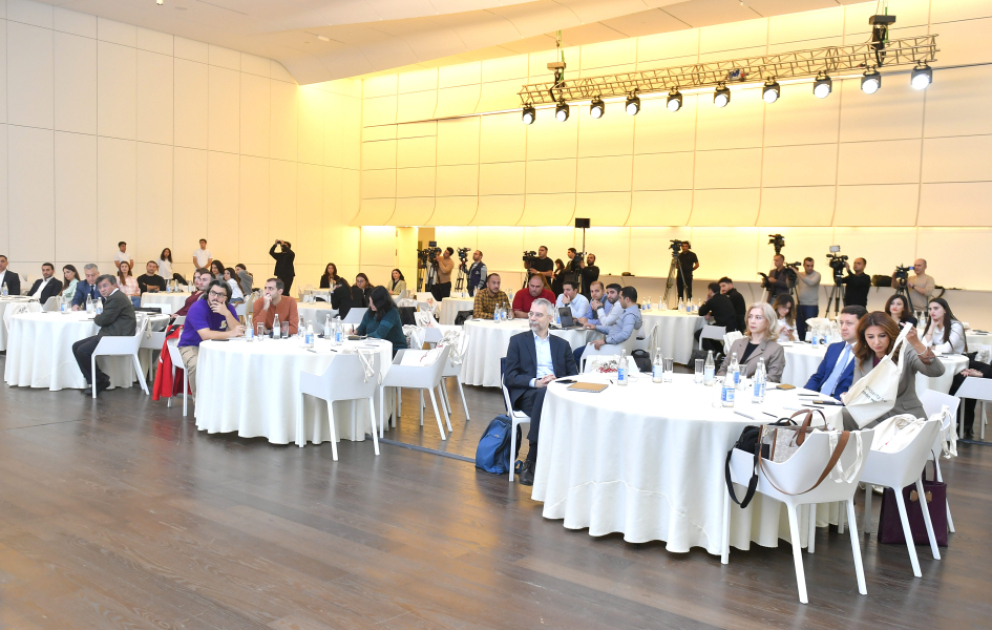 Media nümayəndələri üçün "ESG Hesabatlarının Tərifi və Təhlili" mövzusunda seminar keçirilib