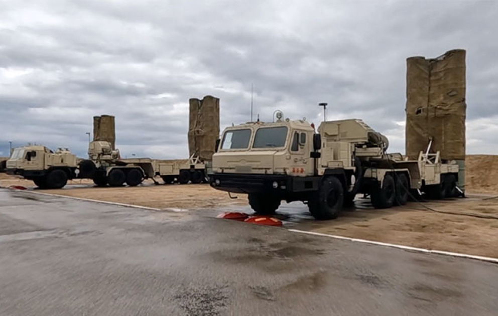 Measures on transferring weapons and equipment into autumn-winter operation mode continue