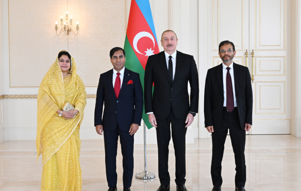 President Ilham Aliyev received credentials of incoming ambassador of Bangladesh to Azerbaijan