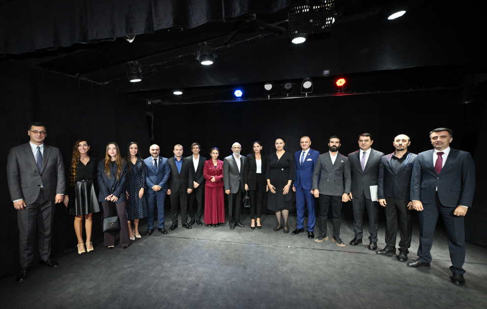First Vice-President Mehriban Aliyeva visited Azerbaijan State Pantomime Theatre
