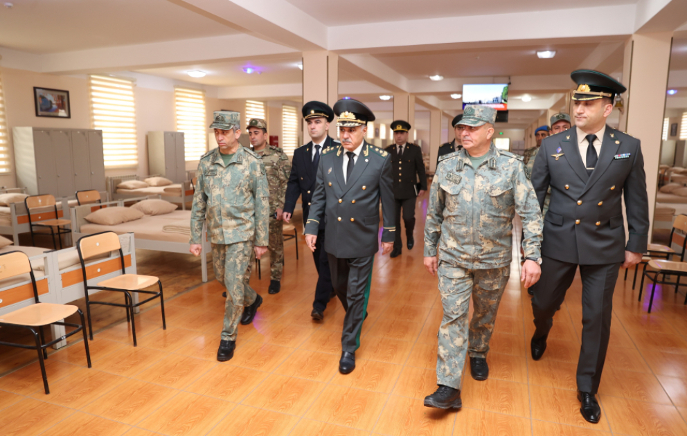 Hərbi prokuror Müdafiə Nazirliyinin hərbi qulluqçuları ilə görüşüb