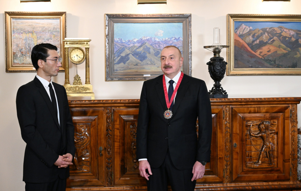 Le président Ilham Aliyev décoré de l’ordre Tchinguiz Aïtmatov à Bichkek