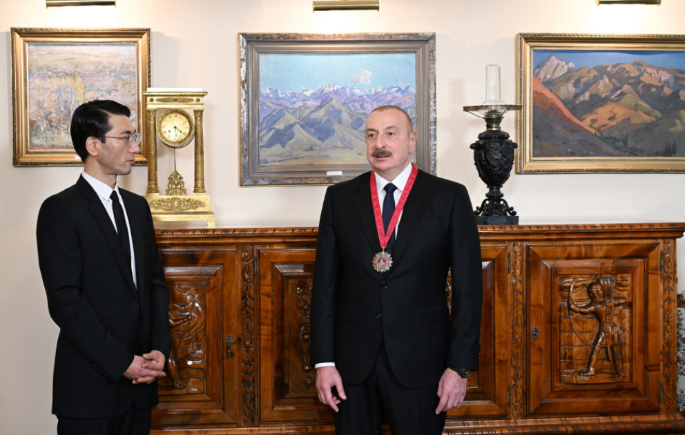 Bischkek: Präsident Ilham Aliyev Orden „Tschingis Aitmatow“ verliehen