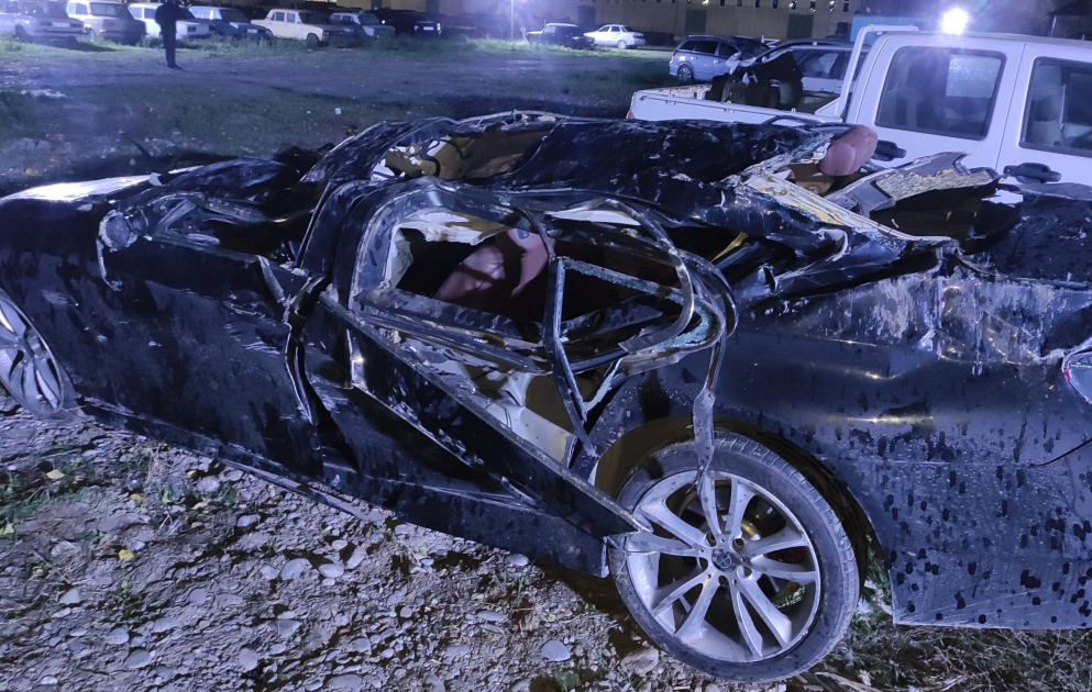 Xaçmazda avtomobil çaya düşüb, ölənlər var