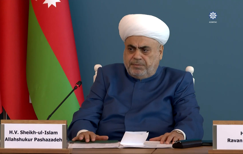 Şeyxülislam: Dini liderlər dünyada baş verən fəlakətlərə biganə deyil