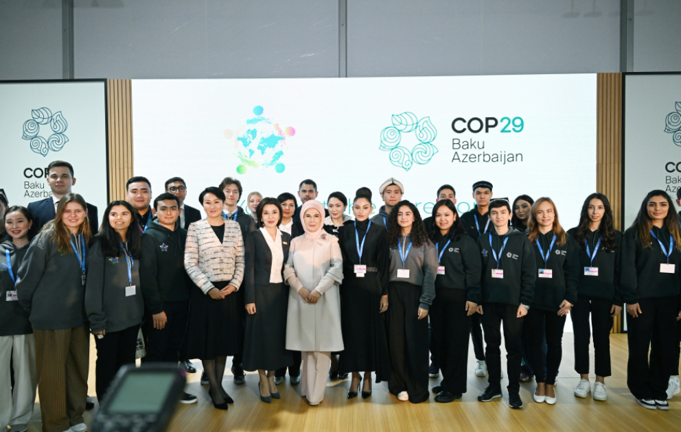 Une conférence intitulée « Les jeunes en première ligne des actions climatiques » organisée en présence des premières dames