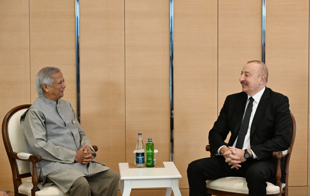 Entretien du président de la République avec le conseiller principal du gouvernement intérimaire du Bangladesh