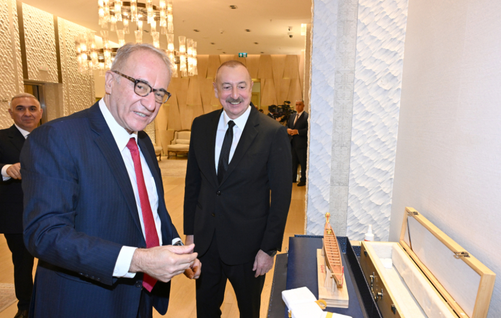 Prezident İlham Əliyev Beynəlxalq Kanoe, Avarçəkmə və Draqon Qayıqları federasiyalarının prezidentləri ilə görüşüb