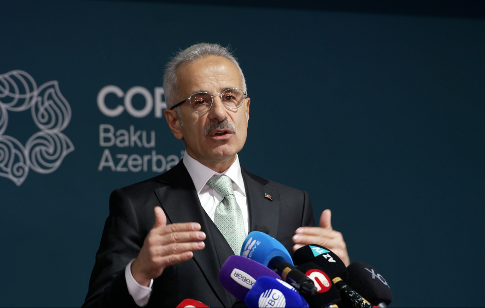 Türkiyəli nazir: Orta dəhlizdə elektrikli lokomotivlərin istifadəsi məsələsi üzrə danışıqlar aparılır