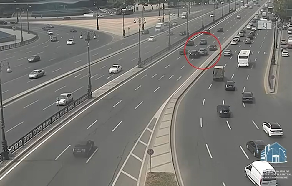 Bakıda ara məsafəsinin saxlanılmaması səbəbindən baş verən yol-nəqliyyat hadisələri
