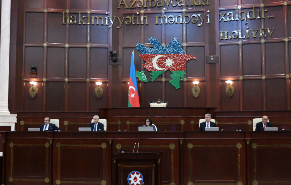 Azərbaycan parlamentində dövlət büdcəsinin müzakirələri davam edir