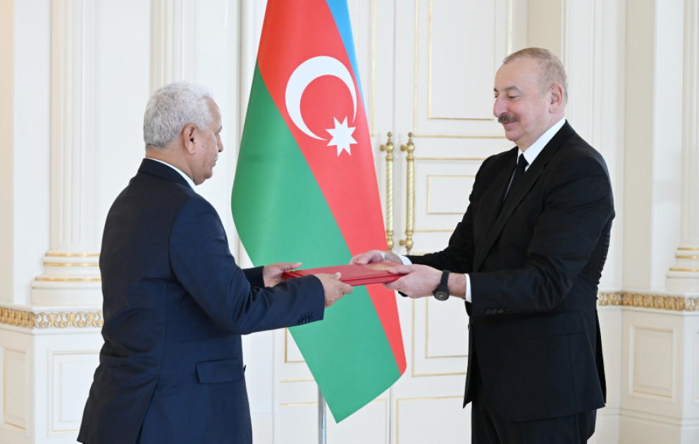 Prezident İlham Əliyev Yəmənin Azərbaycanda yeni təyin olunmuş səfirinin etimadnaməsini qəbul edib
