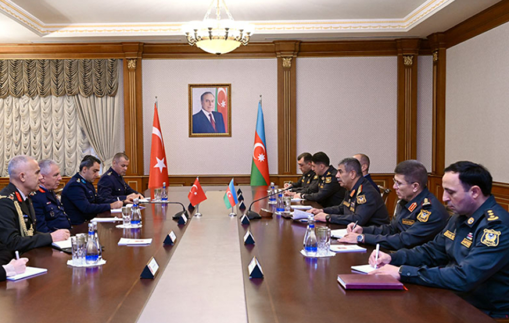 Azərbaycan və Türkiyə arasında hərbi əməkdaşlıq məsələləri müzakirə edilib