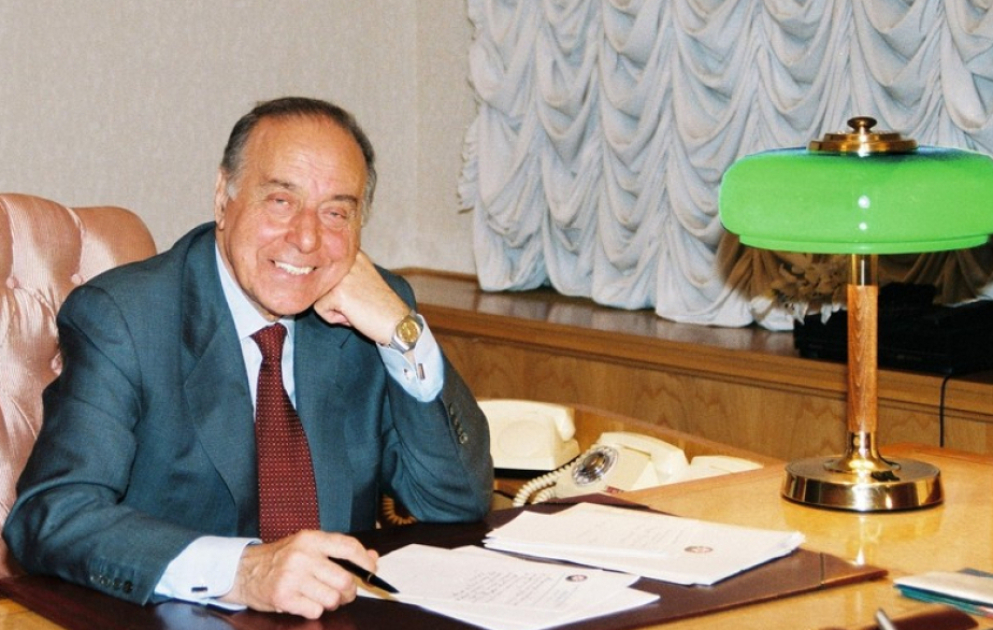 Şəxsi fotoqraf və DTX əməkdaşı Ulu Öndərlə bağlı xatirələrindən danışdılar
