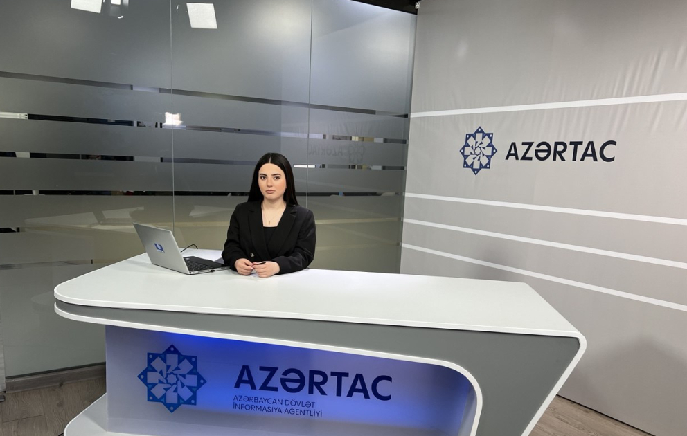 AZƏRTAC XƏBƏR VERİR: Prezident İlham Əliyev Ümummilli Lider Heydər Əliyevin məzarını ziyarət edib