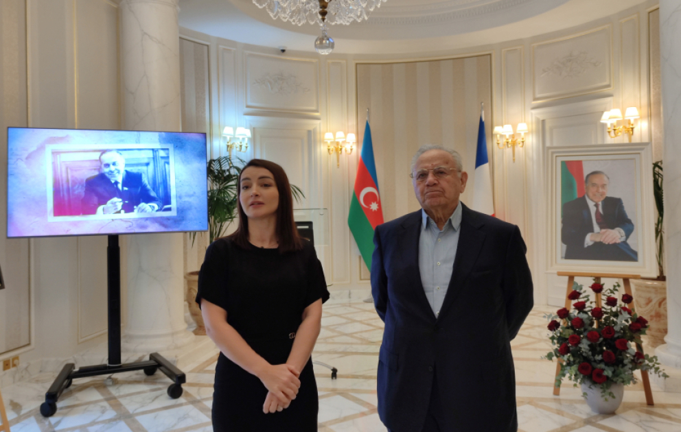 Parisdə Azərbaycan xalqının Ümummilli Lideri Heydər Əliyevin xatirəsi anılıb