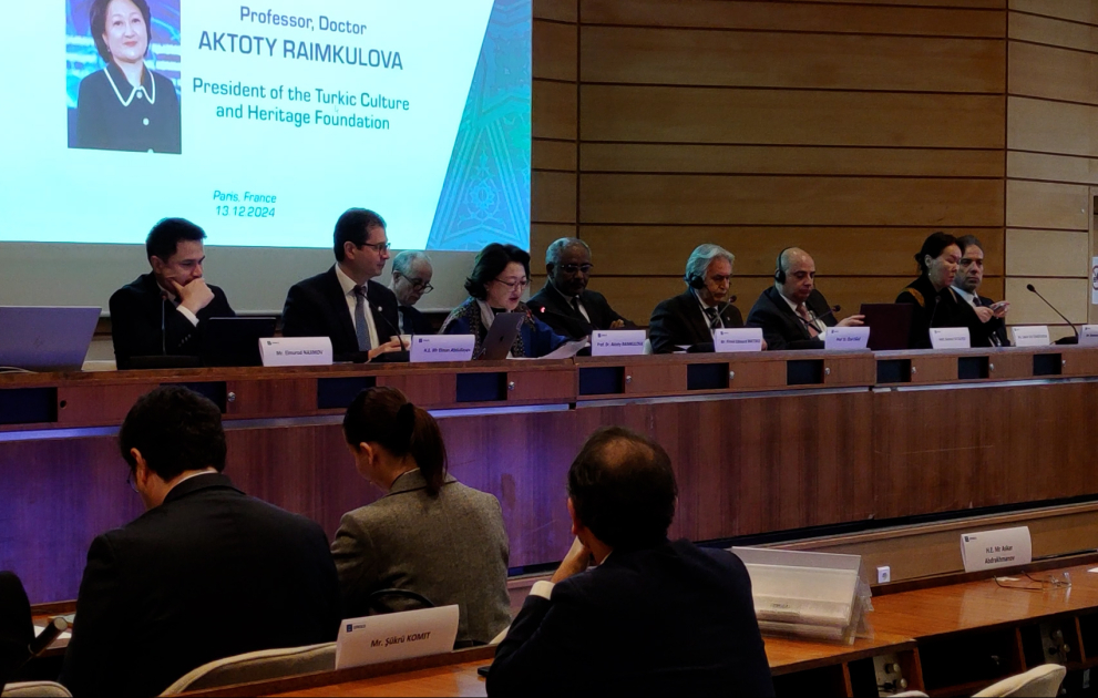 UNESCO-da “Divanü lüğat-it-türk”ün 950 illiyinə həsr edilmiş konfrans başlayıb