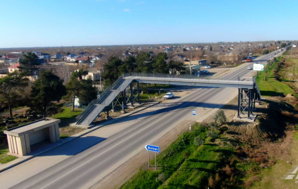 Sabirabadda yeni yerüstü piyada keçidi inşa edilib