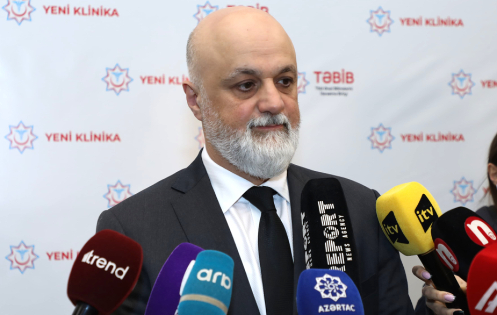 Yeni Klinikanın direktor müavini: Təyyarə qəzasında yaralananlardan biri sabah əməliyyat olunacaq