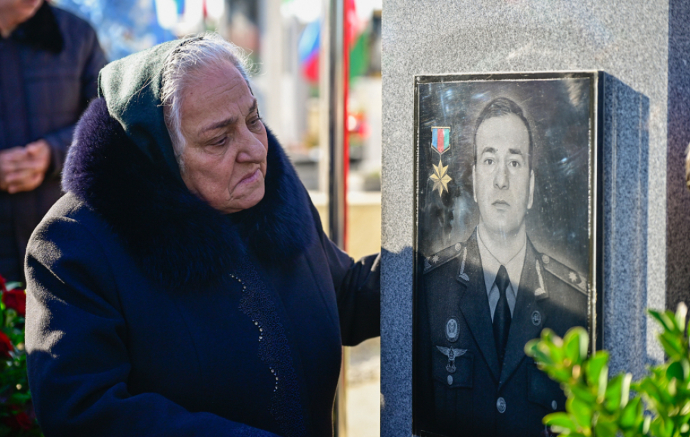 В день рождения Национального героя Полада Гашимова почтена его память