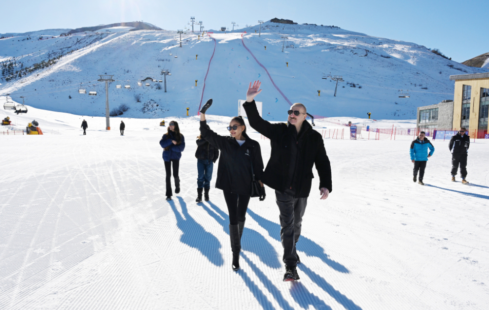 Le président Ilham Aliyev et les membres de sa famille visitent le complexe touristique Chahdagh